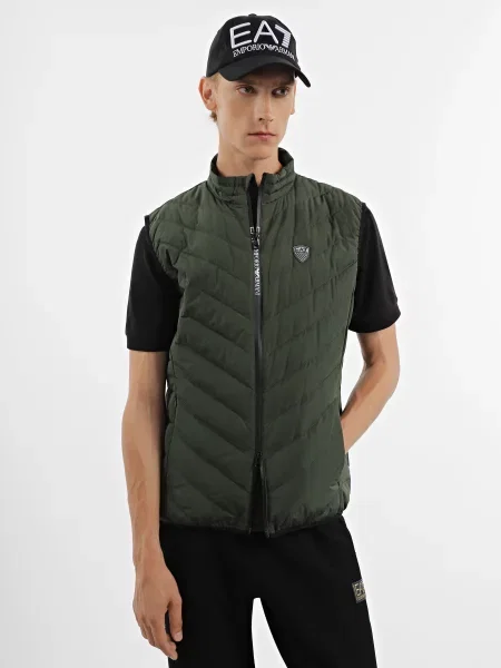 Жилет з утеплювачем зелений