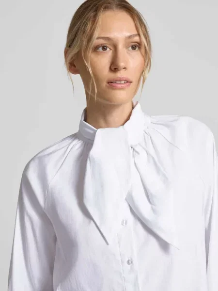 Bluzka koszulowa o kroju regular fit z mieszanki bawełny ze stójką Smith And Soul biała
