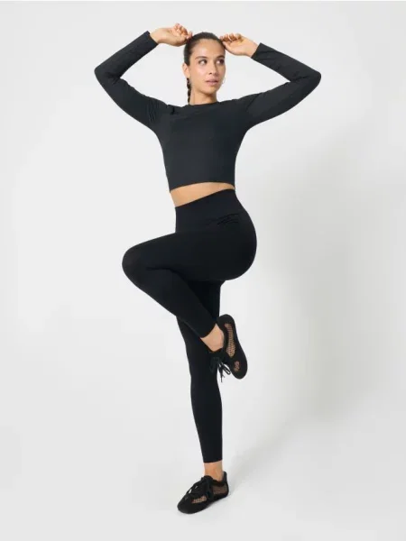 Спортивна футболка чорний