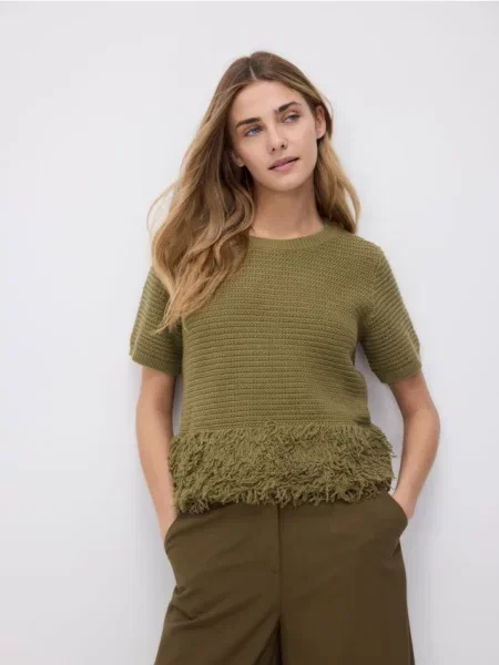 Reserved Pulover cu mâneci scurte verde-oliv deschis verde