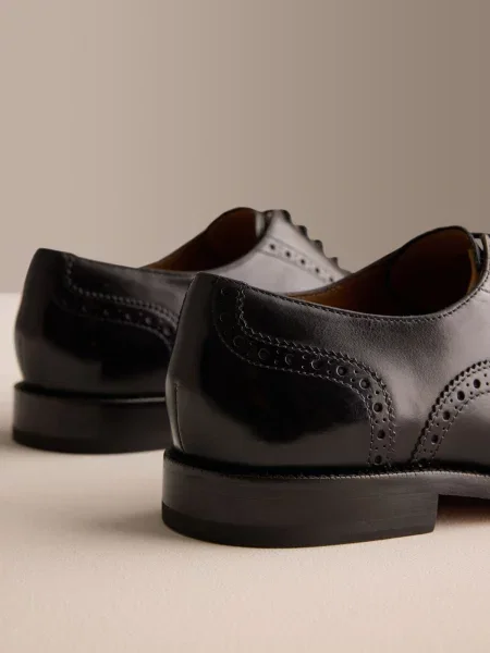 Next Šnurovacie topánky Brogue' čierna