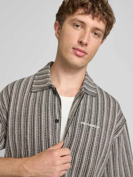Koszula casualowa o kroju relaxed fit z wyhaftowanym logo model Forno' Pegador