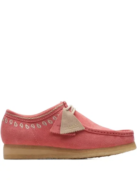 Botine Clarks cu broderie roz