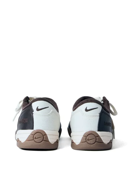 Sneakerși Nike maro