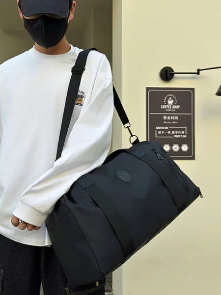 Спортивная сумка Royalbag черная
