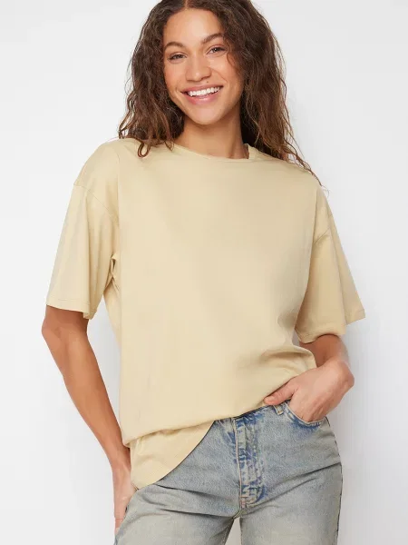 Tricou Trendyol tricotate cu decolteu rotund bej