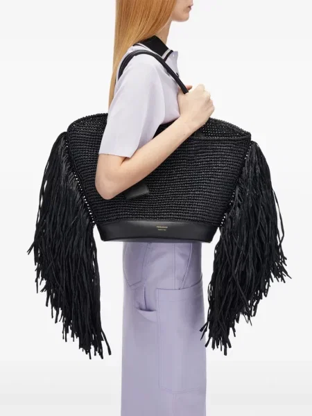Rankinė Ferragamo juoda