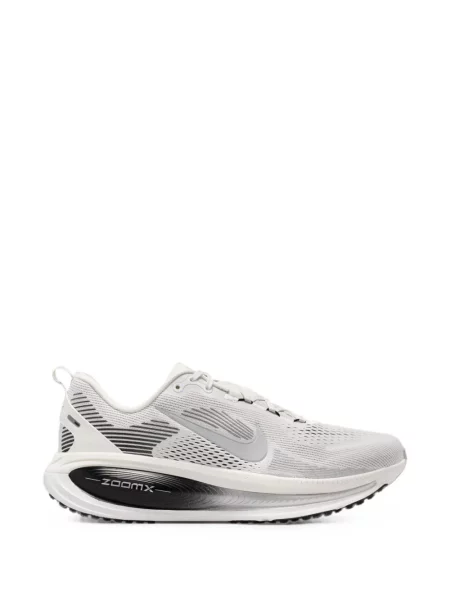 Sneakerși Nike Vomero cu imagine cu dungi negru