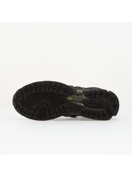 Сникърси New Balance Black/ White/ Alkaline Green EUR 42 бяло