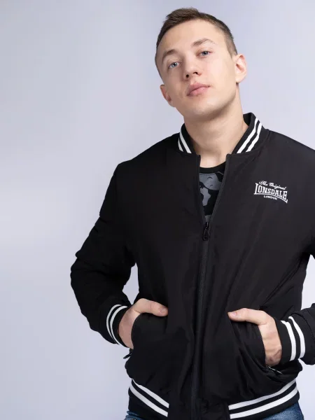 Бомбер Lonsdale черный