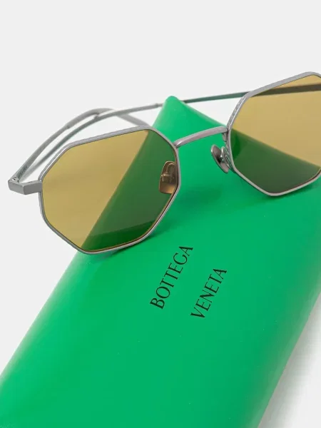 Bottega Veneta napszemüveg
