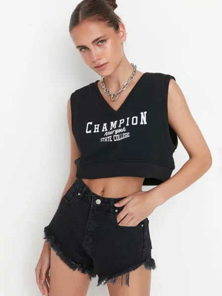 Pantaloni scurți din denim Trendyol negru