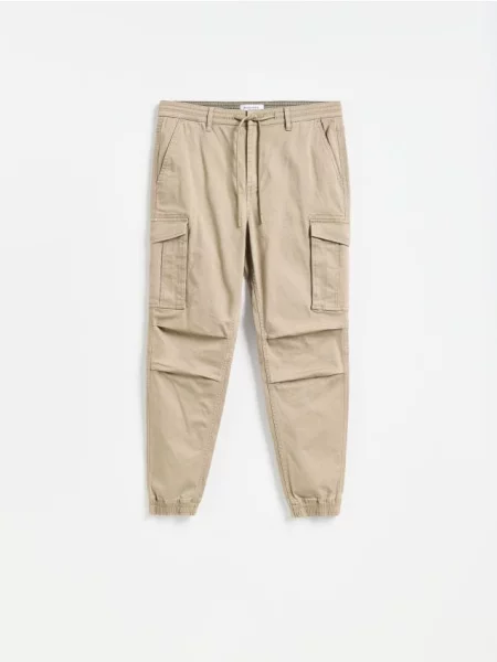 Reserved Pantaloni jogger cargo bej