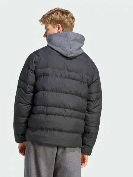 Демисезонная куртка Adidas черная