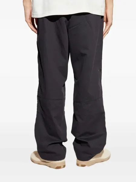 Pantaloni Puma cu broderie gri