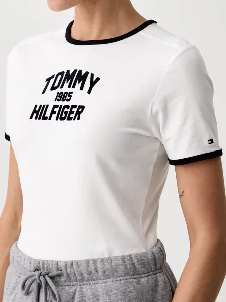 Tommy Hilfiger тениска дамска от с бяло