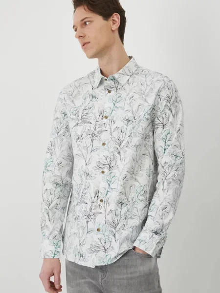 Риза Medicine мъжка с кройка по тялото с класическа яка бяло