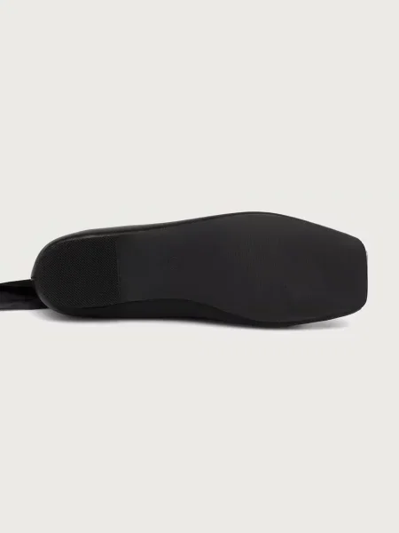 Koi Footwear балетки BLITHE METAL TOE BALLET FLATS