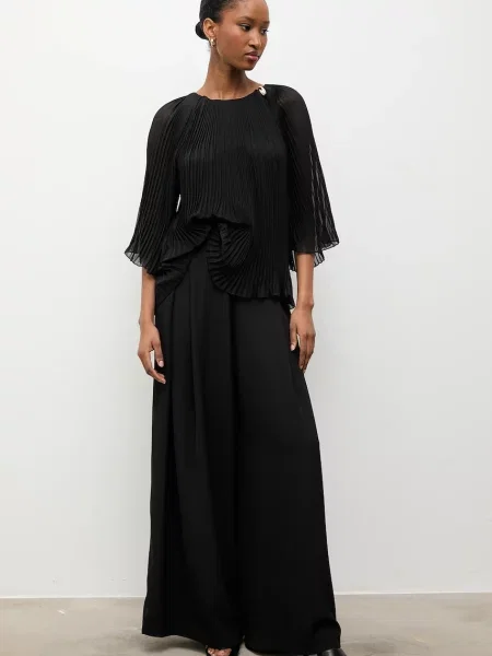 Блузка Answear.LAB з аплікацією чорний