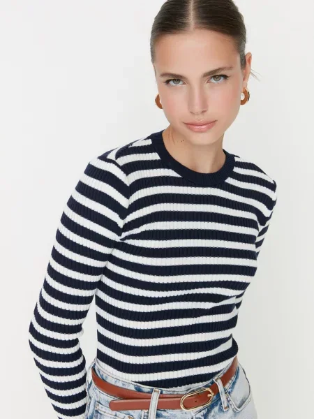 Pulover Trendyol cu dungi negru