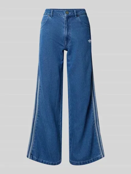 Jeansy o luźnym kroju z wyhaftowanym logo Adidas Originals niebieskie