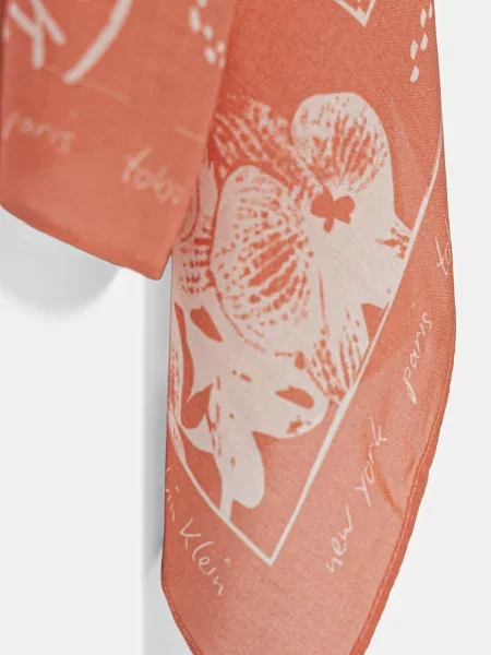 Calvin Klein svilena ruta iz modala oranžna