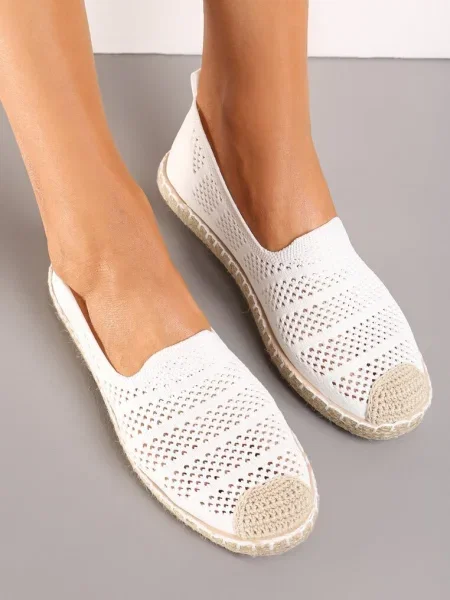 Espadrile Ajourate Decorate cu Impletitura pe Talpa si Varf Tarniesa albe