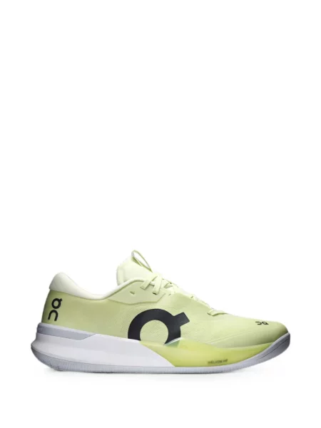 Sneakerși On galben