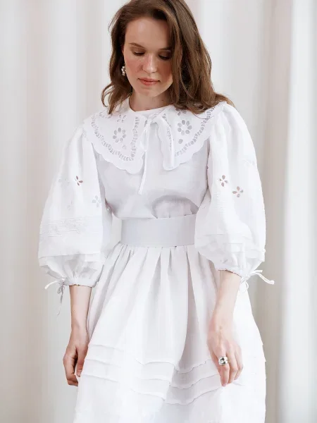 Платье Embroidered Gem с вышивкой белое