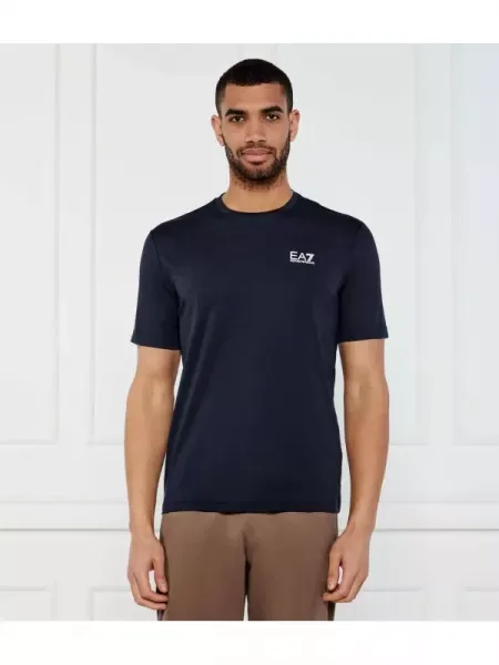 Tricou