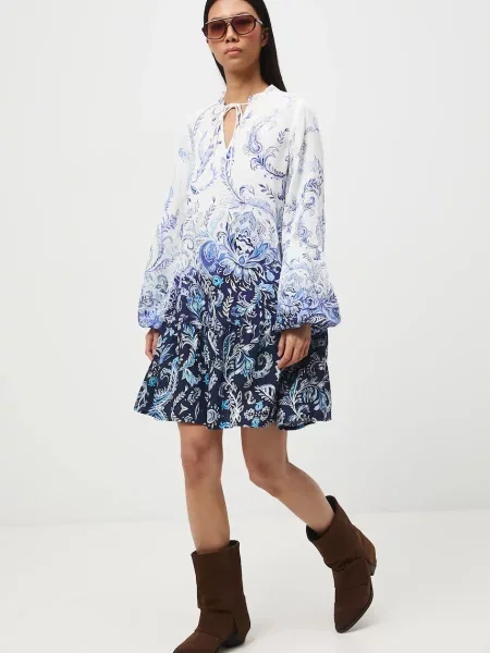 Obleka Medicine bela