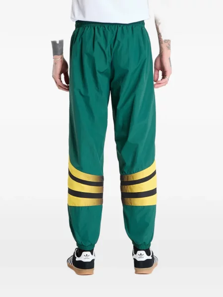 Dlouhé běžecké boty Adidas Terrex s krátkými rukávy s výstřihem do v černé