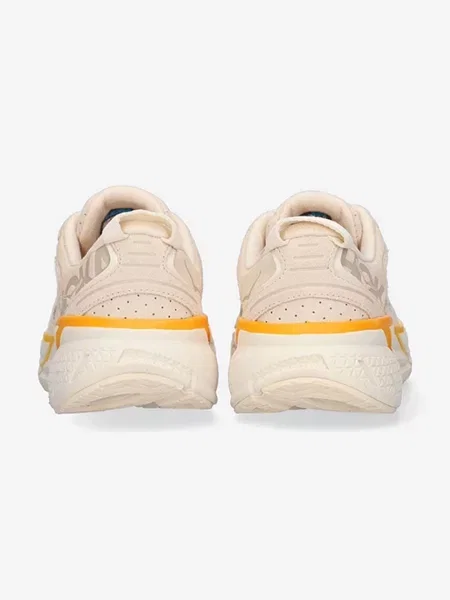 Замшеві кросівки Hoka Us Clifton L бежевий