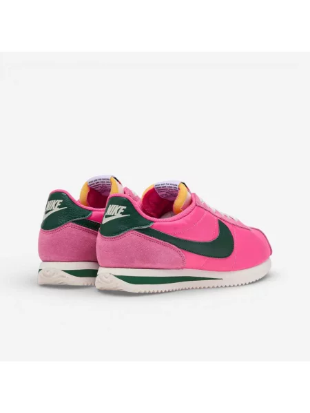 Pantofi Nike roz