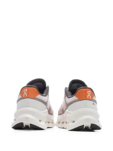 Sneakerși On alb