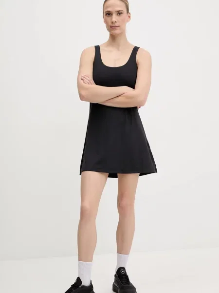 Under Armour sukienka sportowa Motion mini dopasowana czarny