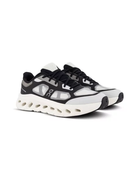 Pantofi On negru