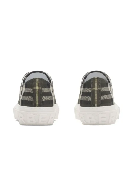 Sneakerși Burberry în carouri maro