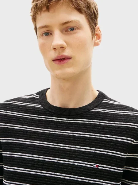 Свитер Tommy Hilfiger в полоску черный