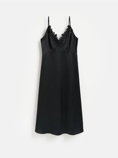 Reserved Rochie cu detaliu decorativ negru