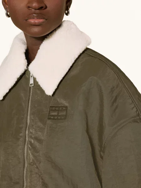 Džínová bunda Tommy Jeans bílá