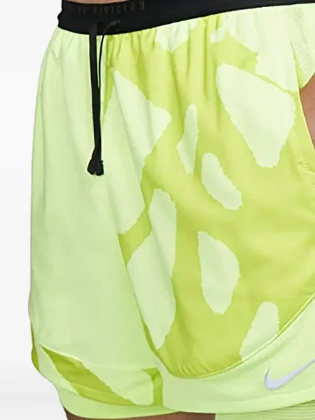 Krátké fleecové kraťasy Nike s potiskem žluté