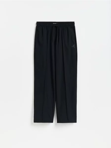 Reserved Pantaloni straight la dungă negru