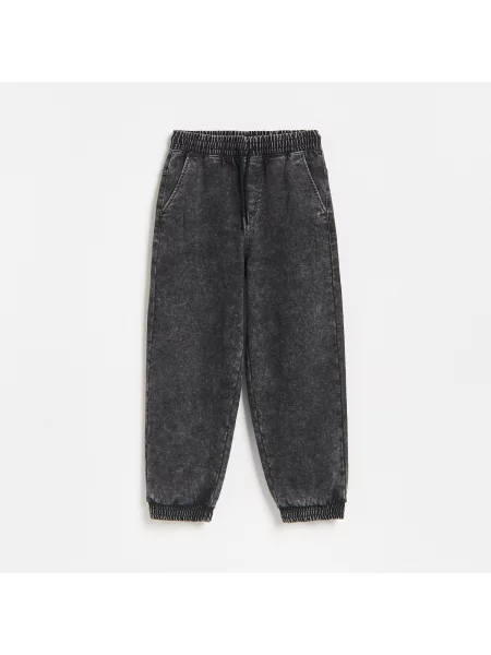 Reserved Jogger farmer fekete
