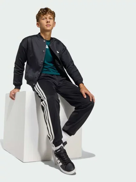 Переработанный бомбер Adidas черный