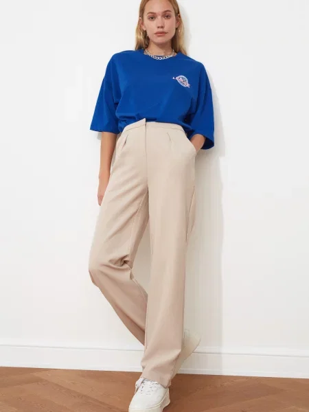 Pantaloni Trendyol fără toc