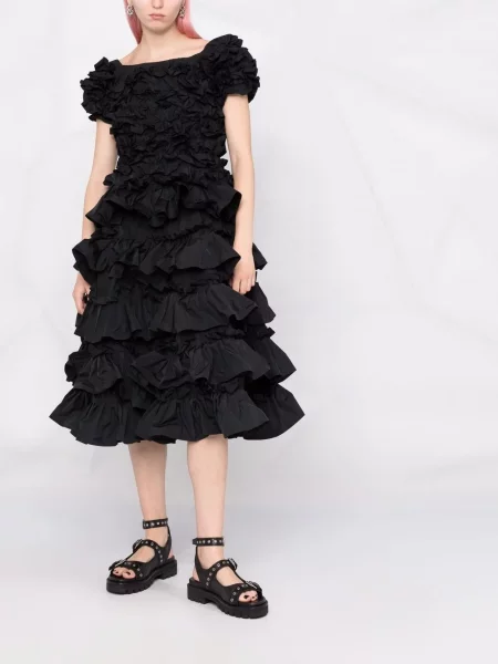 Rochie Red Valentino cu volane evazată de costum negru