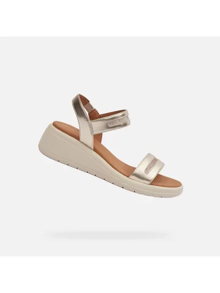 Сандали Geox златисто