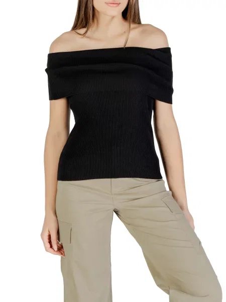 Dzianinowy sweter Only z dekoltem w łódkę czarny