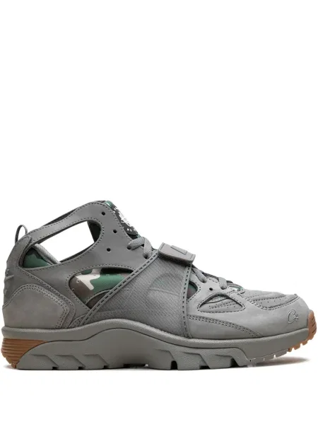 Sneakerși Nike Huarache alb